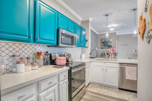 2111 Welch Street B201, Houston, TX 77019