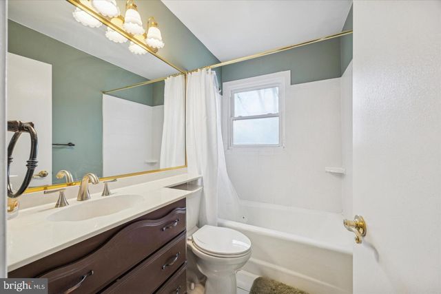 17 PHYLLIS DR, Newark, DE 19711