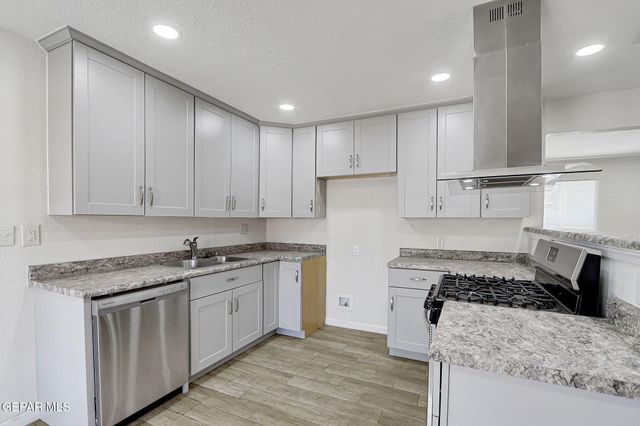 10401 Centaur Drive, El Paso, TX 79924