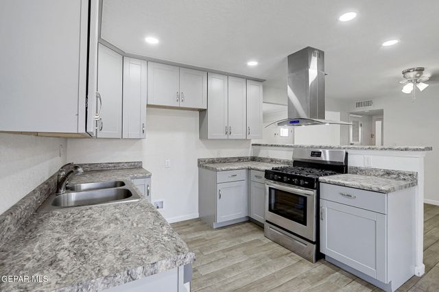 10401 Centaur Drive, El Paso, TX 79924