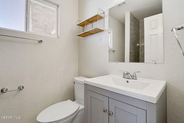 10401 Centaur Drive, El Paso, TX 79924