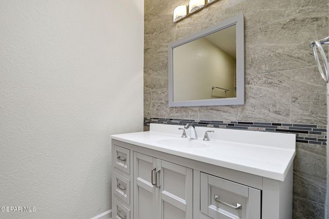 10401 Centaur Drive, El Paso, TX 79924