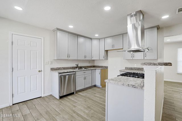 10401 Centaur Drive, El Paso, TX 79924