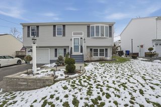 33 Warner Street, Fall River, MA 02720