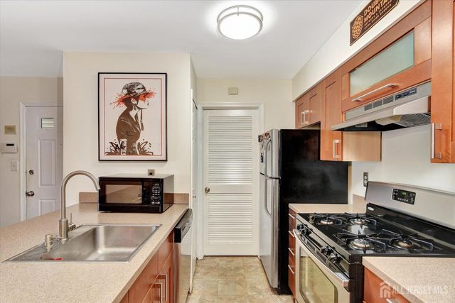 54 Lear Court, East Brunswick, NJ 08816