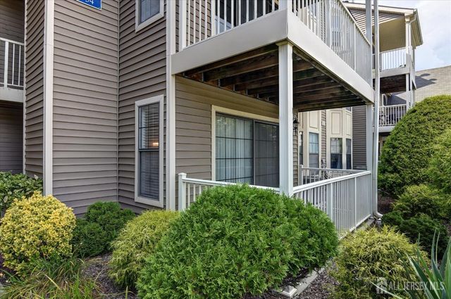 54 Lear Court, East Brunswick, NJ 08816