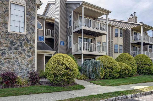 54 Lear Court, East Brunswick, NJ 08816