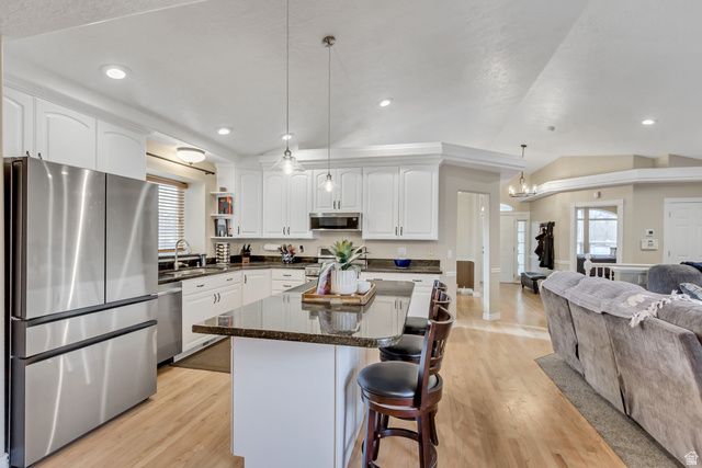 1518 E PHEASANT RUN DR, Springville, UT 84663