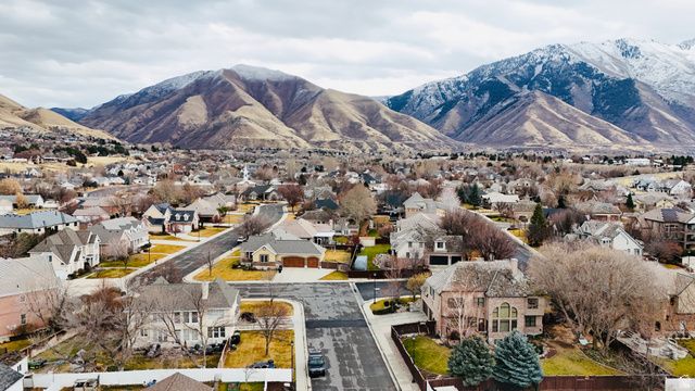 1518 E PHEASANT RUN DR, Springville, UT 84663