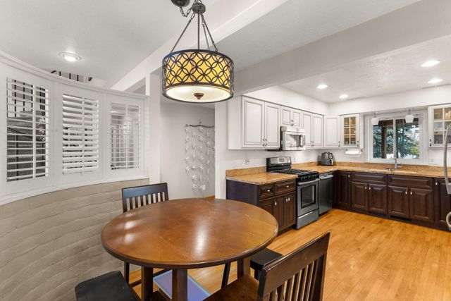 14418 Oakwood Place NE, Albuquerque, NM 87123