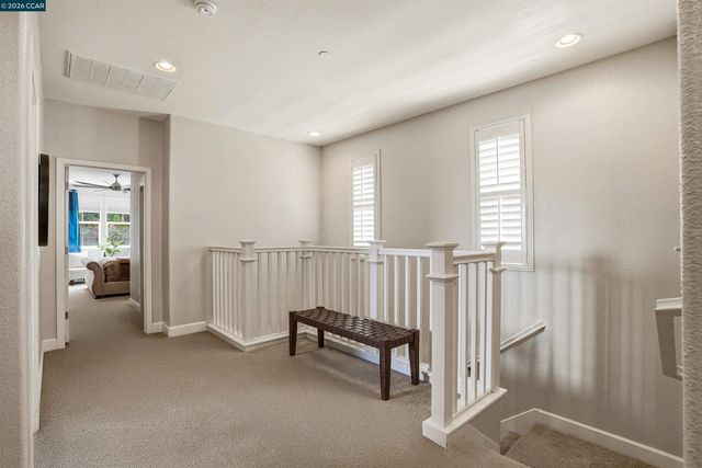 527 Falling Star Dr, Martinez, CA 94553