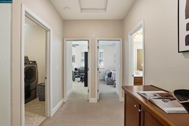 527 Falling Star Dr, Martinez, CA 94553