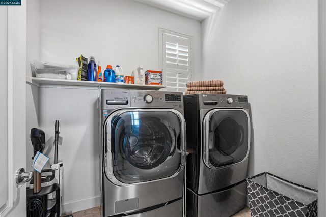 527 Falling Star Dr, Martinez, CA 94553