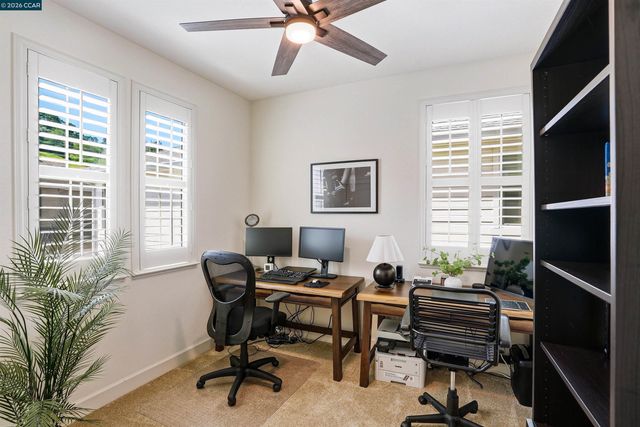 527 Falling Star Dr, Martinez, CA 94553