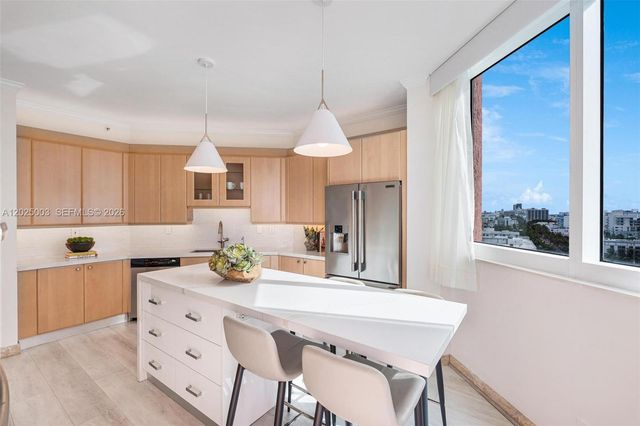 300 S Pointe Dr 1001, Miami Beach, FL 33139