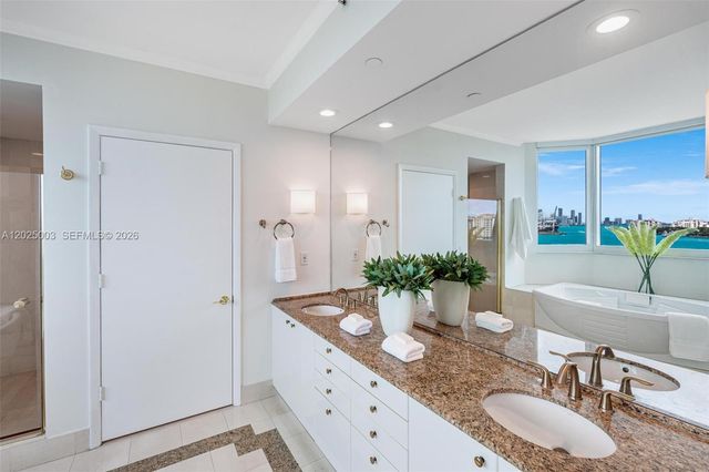 300 S Pointe Dr 1001, Miami Beach, FL 33139