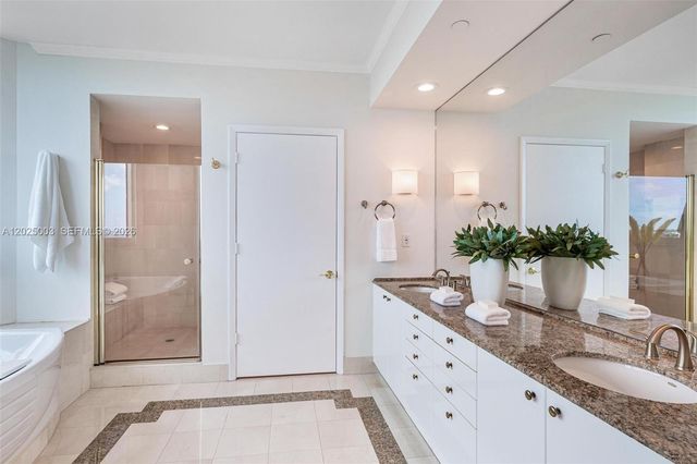 300 S Pointe Dr 1001, Miami Beach, FL 33139