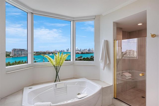 300 S Pointe Dr 1001, Miami Beach, FL 33139