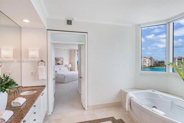 300 S Pointe Dr 1001, Miami Beach, FL 33139