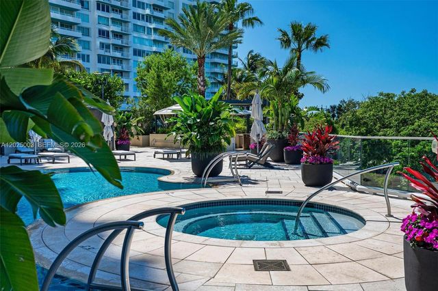300 S Pointe Dr 1001, Miami Beach, FL 33139
