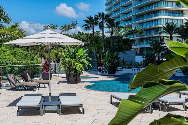 300 S Pointe Dr 1001, Miami Beach, FL 33139