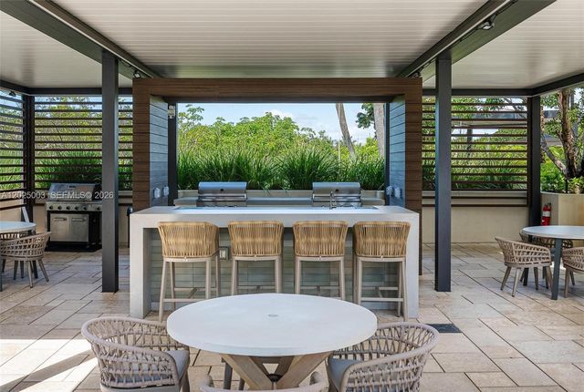 300 S Pointe Dr 1001, Miami Beach, FL 33139