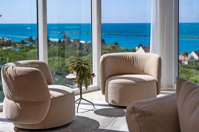 300 S Pointe Dr 1001, Miami Beach, FL 33139