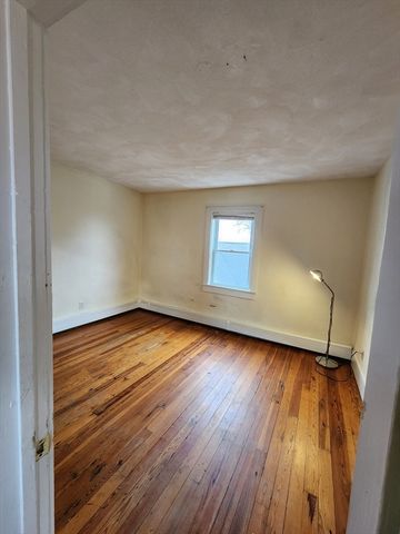 72 Derby St 3, Salem, MA 01970