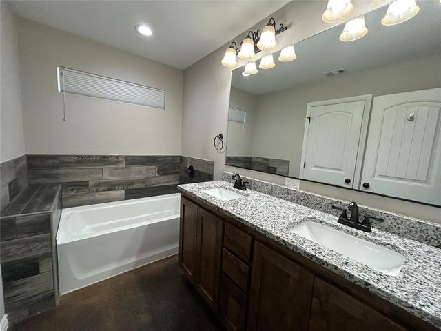 1047 Fieldstone DR, Lampasas, TX 76550