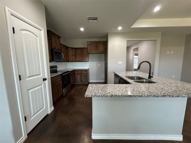 1047 Fieldstone DR, Lampasas, TX 76550