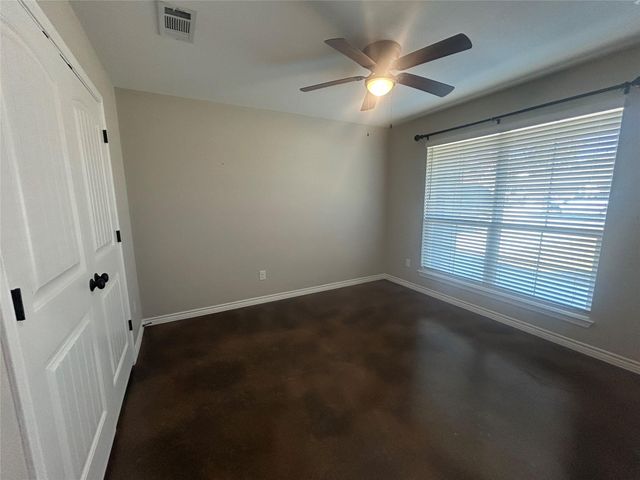 1047 Fieldstone DR, Lampasas, TX 76550