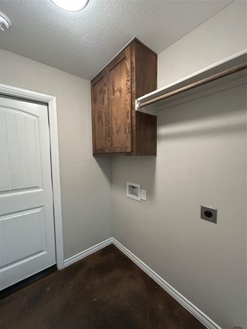 1047 Fieldstone DR, Lampasas, TX 76550