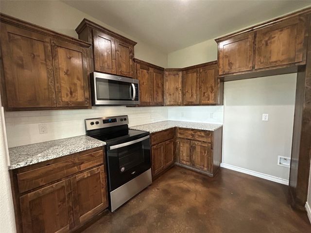 1047 Fieldstone DR, Lampasas, TX 76550