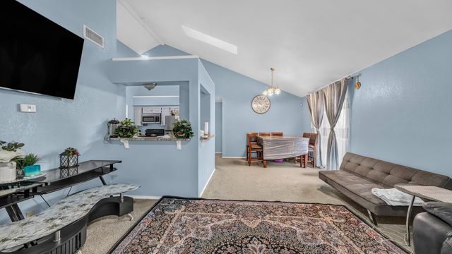 817 Cornfield Drive, Arlington, TX 76017