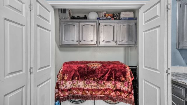 817 Cornfield Drive, Arlington, TX 76017