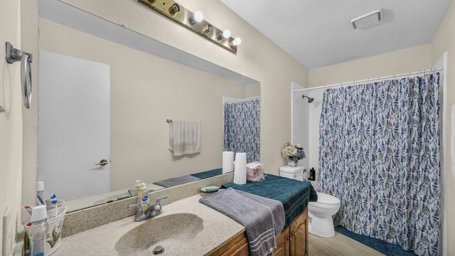 817 Cornfield Drive, Arlington, TX 76017