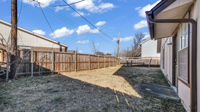 817 Cornfield Drive, Arlington, TX 76017