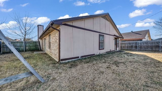 817 Cornfield Drive, Arlington, TX 76017