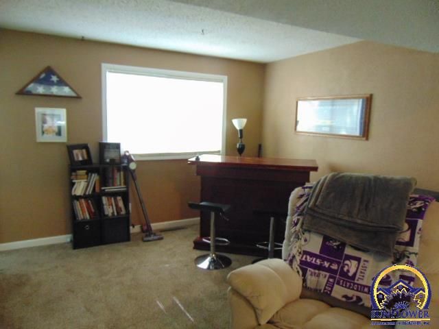 3501 SW Oakley AVE, Topeka, KS 66614