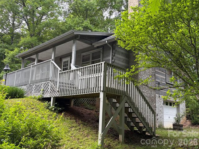 377 Woodstream Road, Waynesville, NC 28786