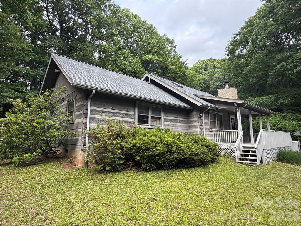 377 Woodstream Road, Waynesville, NC 28786