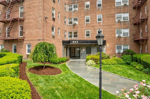 682 Tuckahoe Road 1A, Yonkers, NY 10710