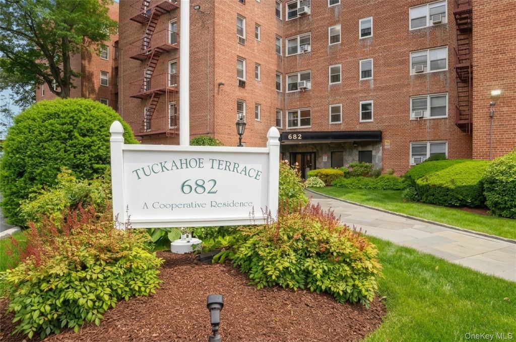 682 Tuckahoe Road 1A, Yonkers, NY 10710