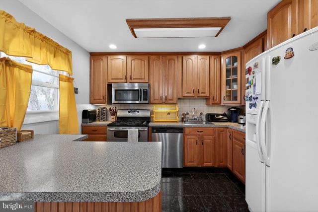 120 W MILL AVE, Capitol Heights, MD 20743