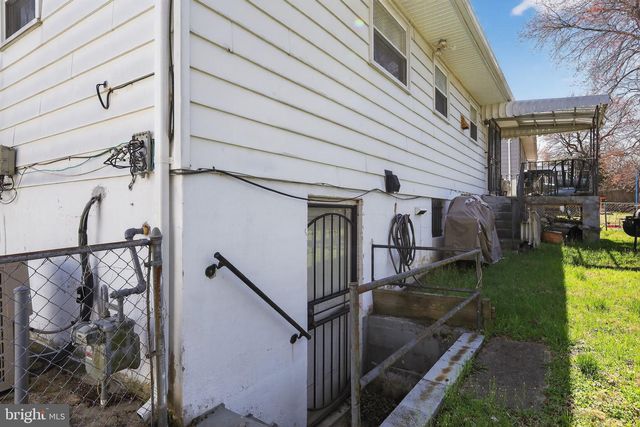 120 W MILL AVE, Capitol Heights, MD 20743