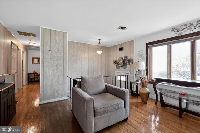 120 W MILL AVE, Capitol Heights, MD 20743