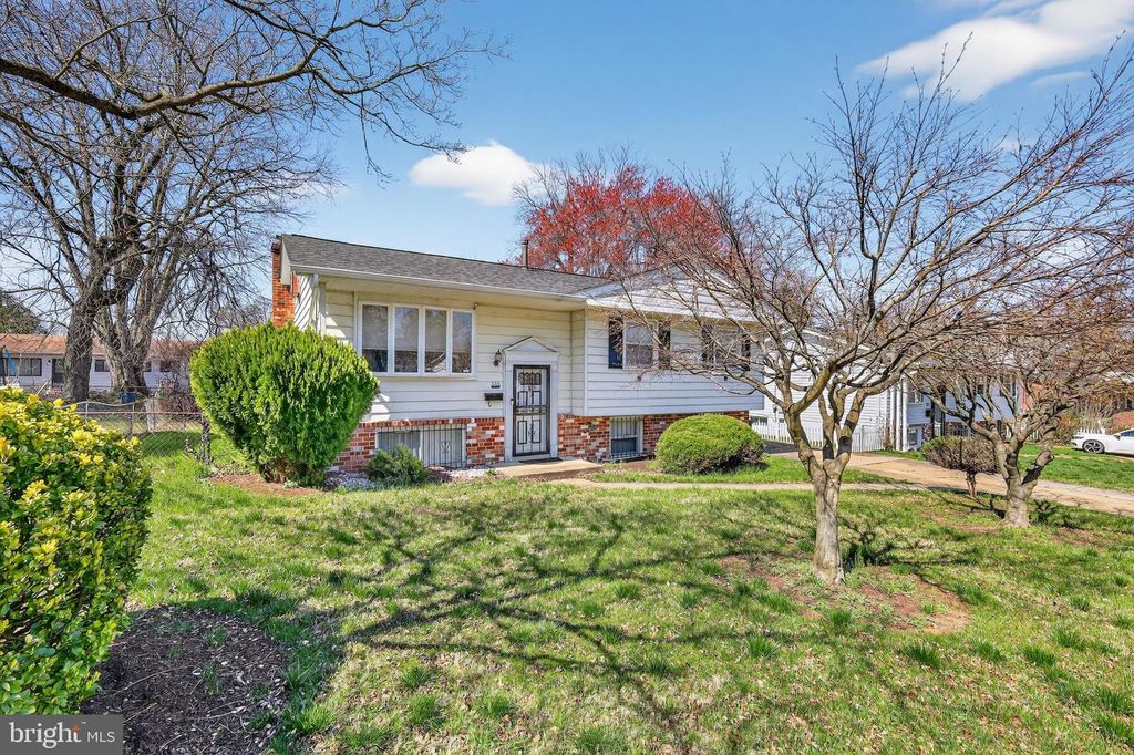 120 W MILL AVE, Capitol Heights, MD 20743