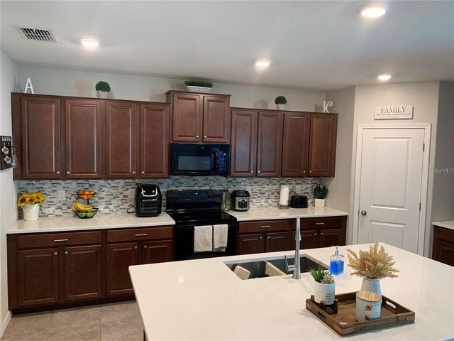 10460 CARLOWAY HILLS DRIVE, Wimauma, FL 33598