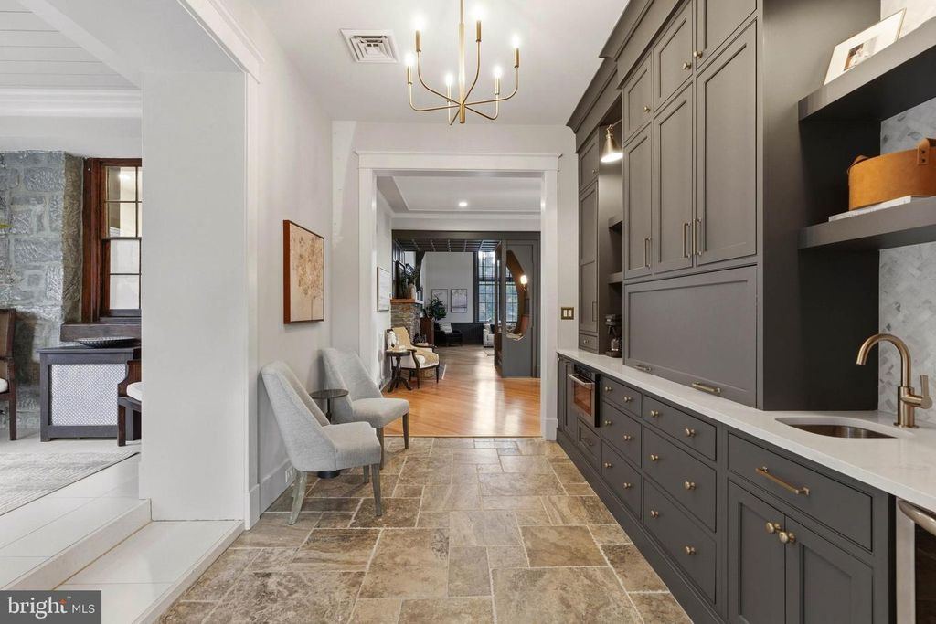 Image 17 of property listing at 200 ASHLAND RD, Cockeysville, MD 21030
