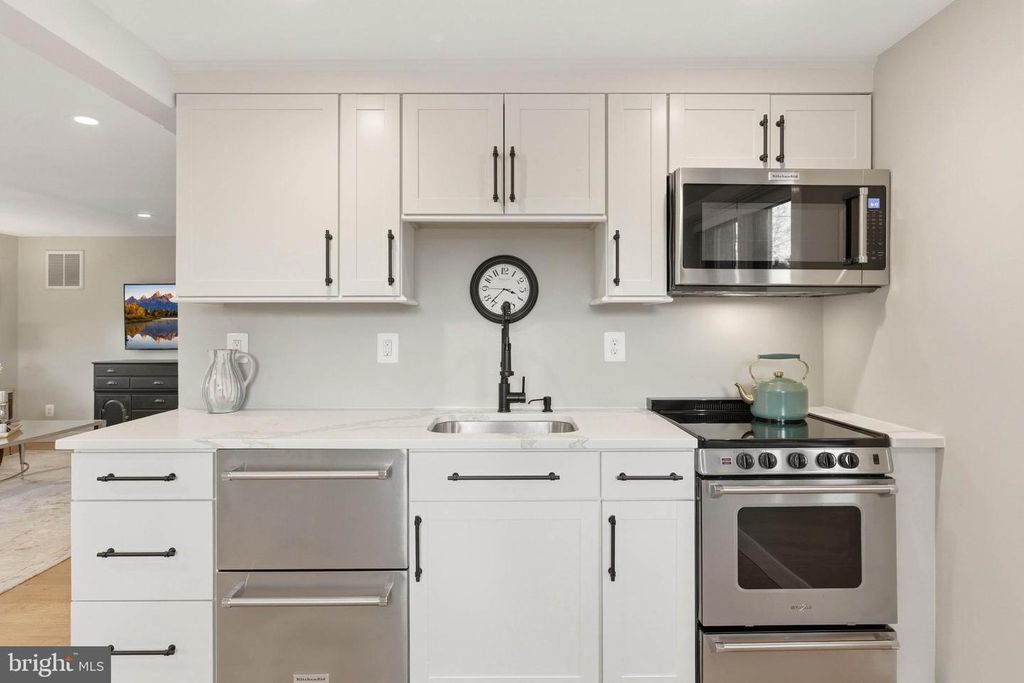 Image 51 of property listing at 200 ASHLAND RD, Cockeysville, MD 21030